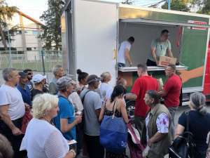 Crveni krst Požarevac: Paketi za socijalno ugroženo stanovništvo u okviru projekta „Hrana za sve“ - Hit Radio Pozarevac, Branicevski okrug
