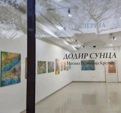 Otvorena izložba „Dodir Sunca“ u Požarevcu