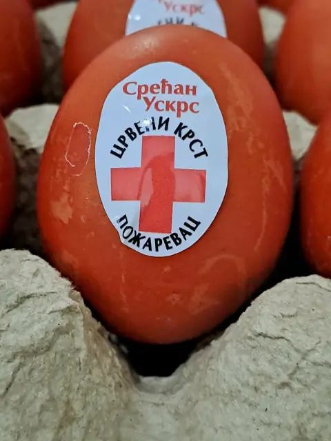 Crveni krst Požarevac obradovao mališane iz Narodne kuhinje za Vaskrs