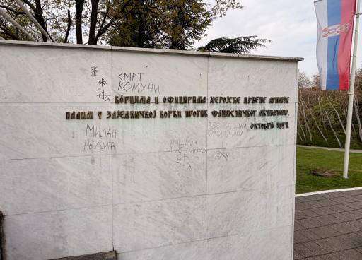 Vandalizam na Čačalici: Oskrnavljen spomenik sovjetskim crvenoarmejcima (VIDEO)