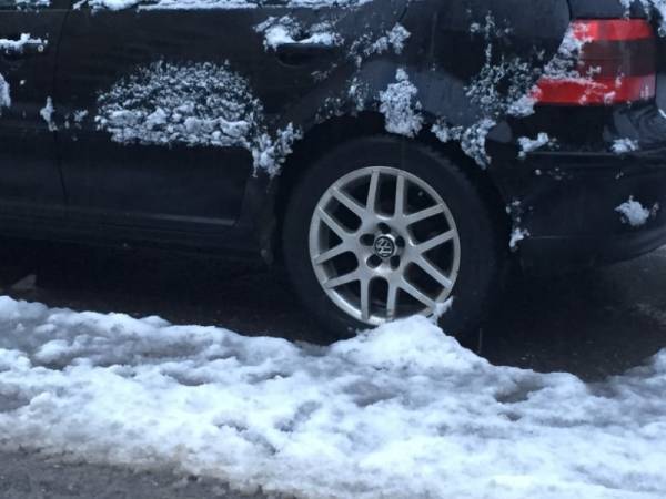 Vozači OPREZ U VOŽNJI, prilagodite brzinu uslovima na putu