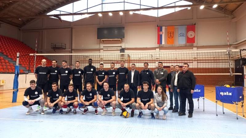 Gradonačelnik na treningu odbojkaša