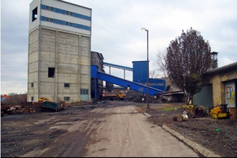 Obrušila se jama, rudari zarobljeni