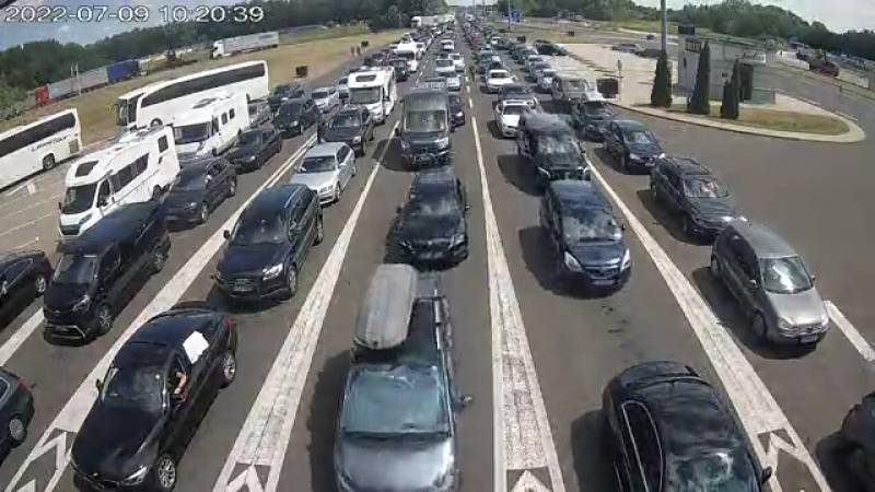 Gužve na Horgošu i Gradini, birajte alternativne prelaze