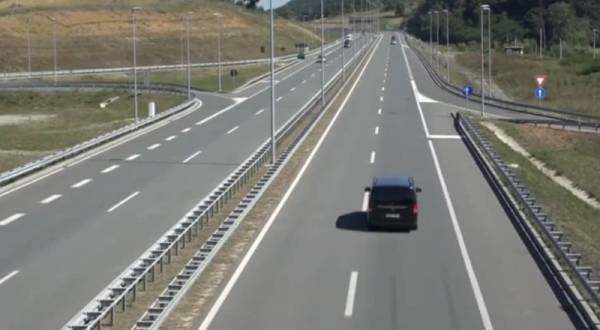 Vozači izbegavajte vožnju u najtoplijem delu dana