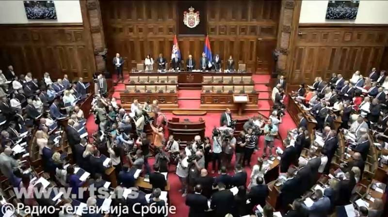 Konstituisana Skupština Srbije, poslanici položili zakletvu