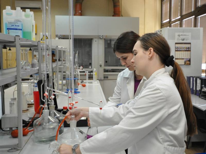 Iz Službe za hemiju TE „Kostolac B“ - Prvi koraci na praksi