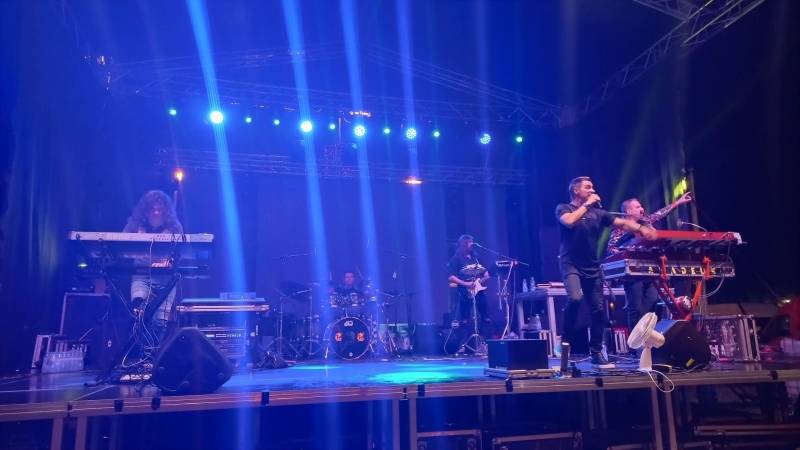 Kiša nije pokvarila koncert Amadeus benda