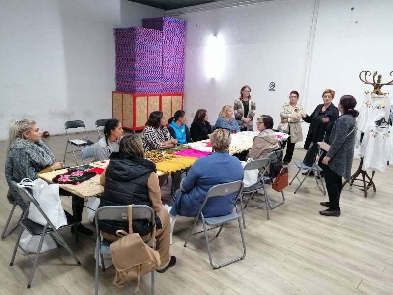 Početak obuke za izradu proizvoda ručnom izradom: tkanjem, pletenjem, vezom, štrikanjem