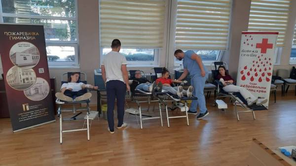 Humani požarevački srednjoškolci