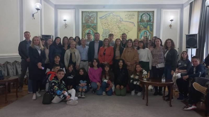 Učenici učesnici projekta "Erasmus plus" bili su danas gosti gradske kuće