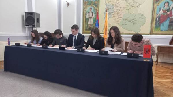 Potpisani ugovori o stipendijama za studente sa teritorije Grada Požarevca