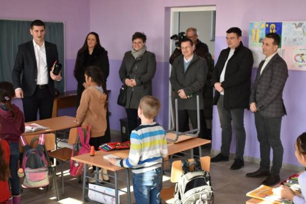 Pavlović posetio OŠ „Jovan Cvijić“ izdvojeno odeljenje u Starom Kostolcu i TŠ „Nikola Tesla“ u Kostolcu