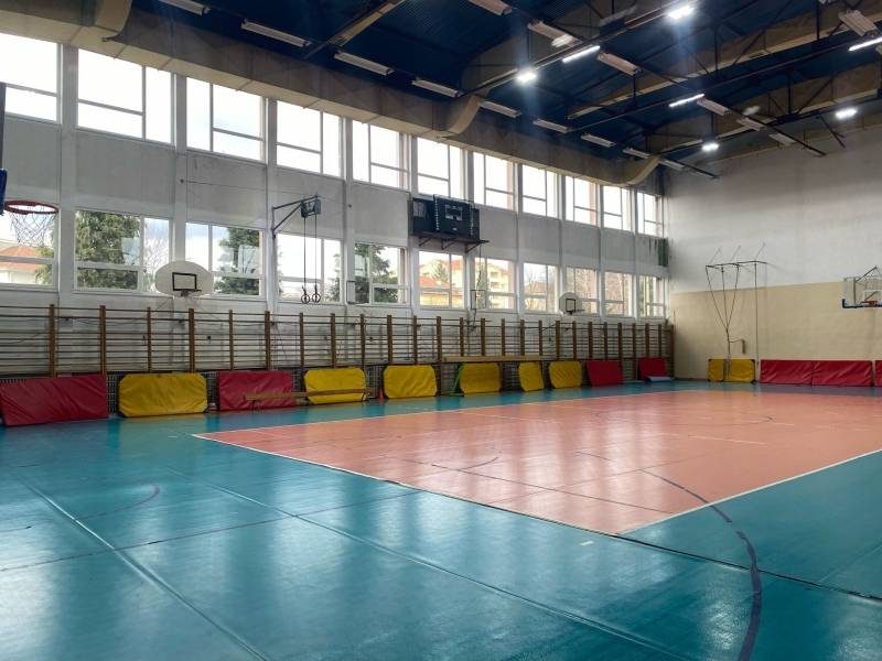 Fiskulturna sala i ulaz u novu zgradu Ekonomsko-trgovinske škole Požarevac u novom ruhu