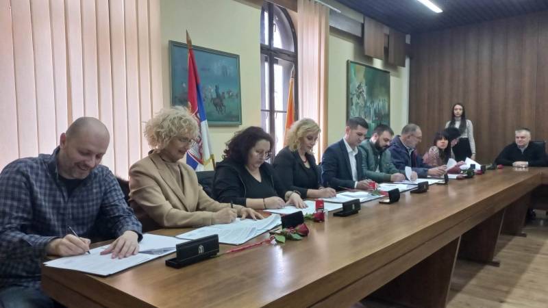 Grad podržao devet projekata za unapređenje položaja OSI, danas potpisani ugovori