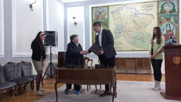 Potpisani ugovori za sufinansiranje ugradnje solarnih panela