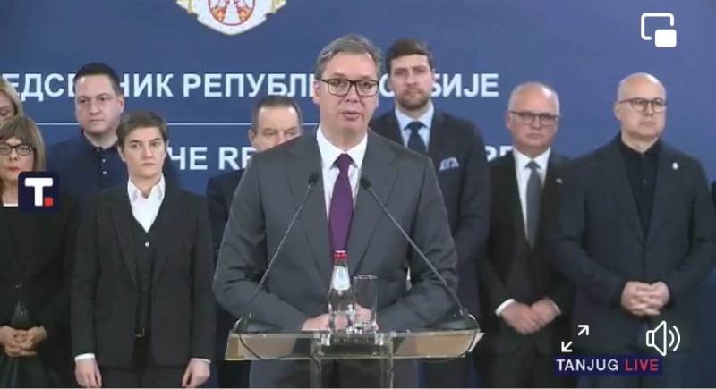 VUČIĆ SE OBRATIO JAVNOSTI: "Molim ljude da budu uz svoju državu, obračunaćemo se sa zlikovcima"