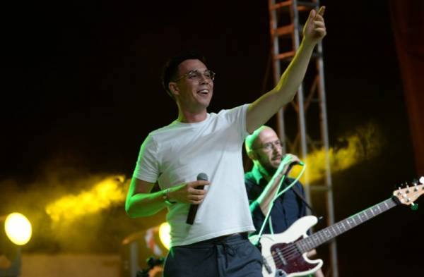 Pred požarevačkom publikom nastupili humanitarni bend „Kolege“ i Željko Vasić