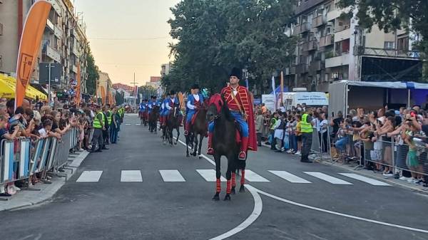 Svečanim defileom otvorene su 60. Ljubičevske konjičke igre (FOTO)