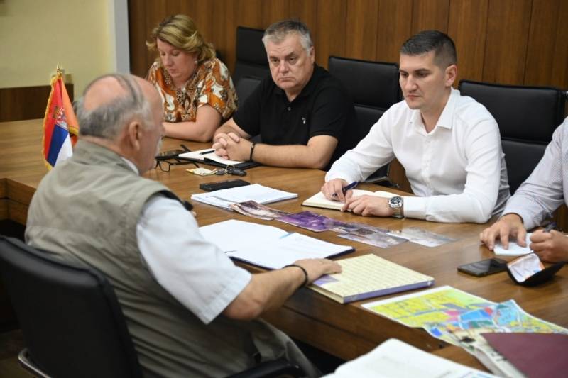 Čelni ljudi Grada Požarevca i Gradske opštine Kostolac razgovaraju sa građanima