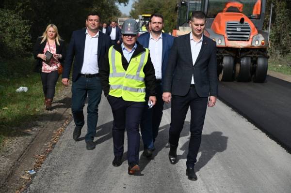 Ministar Goran Vesić obišao radove na putu Ram – Bratinac