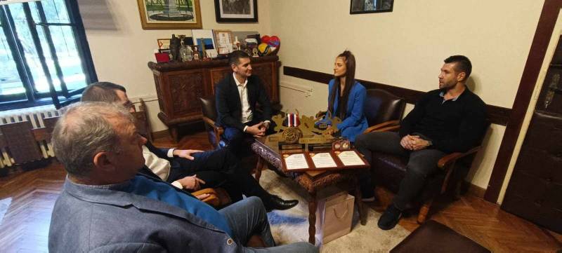 Prijem u kabinetu gradonačelnika povodom velikog uspeha mlade sportistkinje Milene Miletić