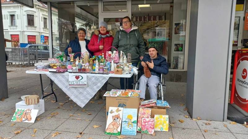 VERITAS: Prodajna izložba u centru grada