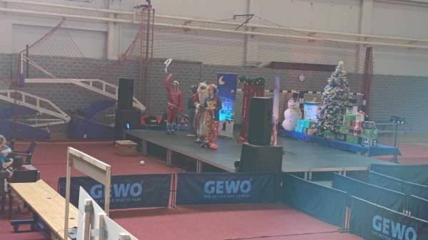 Novogodišnji paketići za 250 mališana