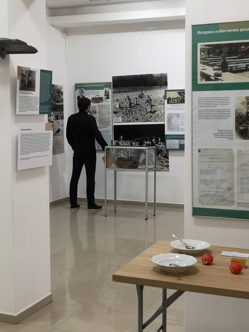 U Požarevcu otvorena izložba „Deca u ratu"