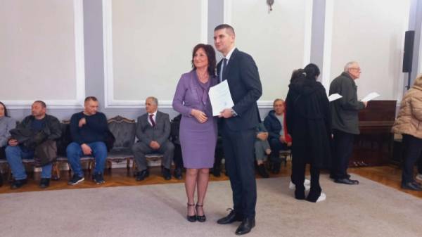 Uručeni ugovori za sprovođenje mera energetske sanacije