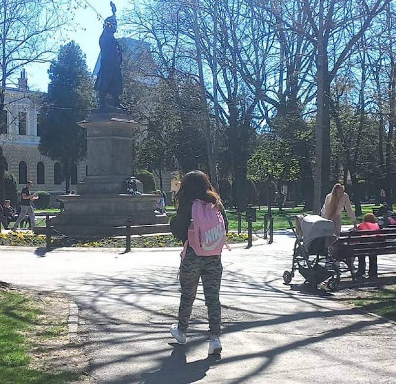 Za učenike koji izaberu dualni model školovanja, država će izdvojiti 5.000 dinara mesečno