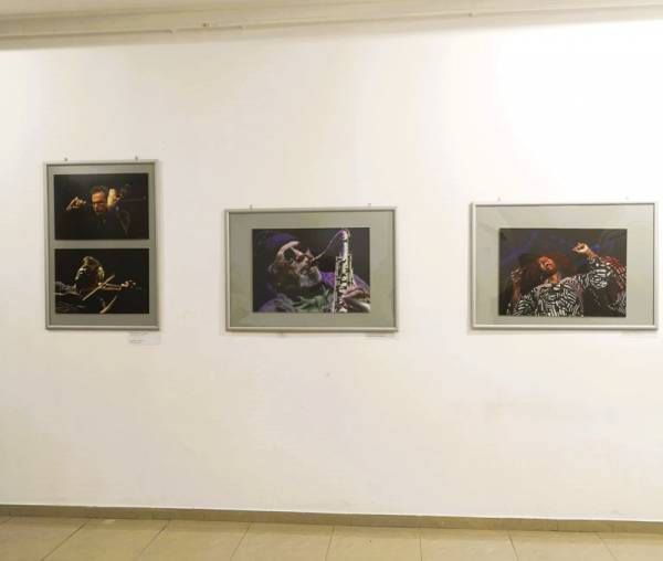 Otvorena izložba fotografija Anđelka Vasiljevića „Deset muzičkih minuta“