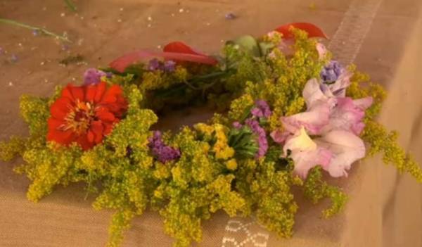 Ivanjdan – danas se pletu venci od cveća