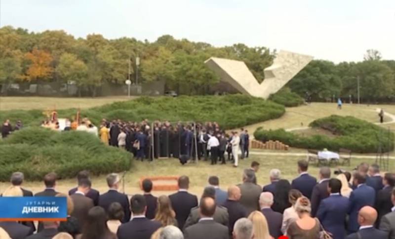 "Veliki školski čas" u Šumaricama - Dan sećanja na tragediju Kragujevca oktobra 1941. godine