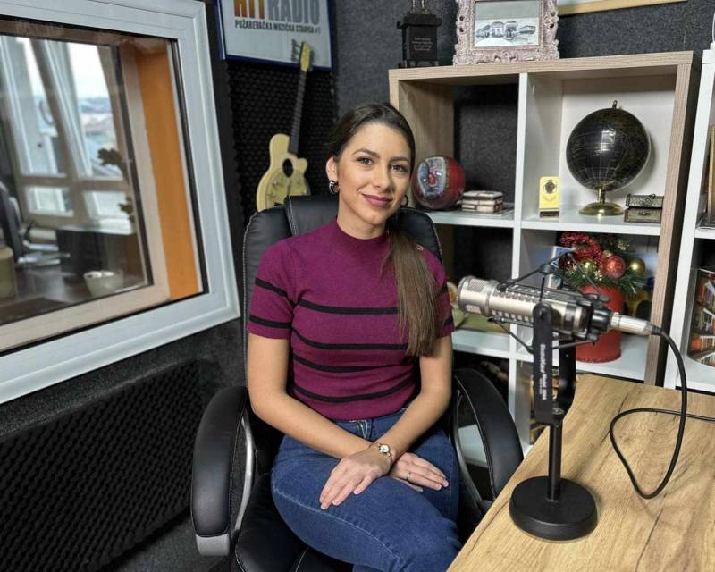 Novogodišnji koncert Škole folklora "Bambi" 25. decembra