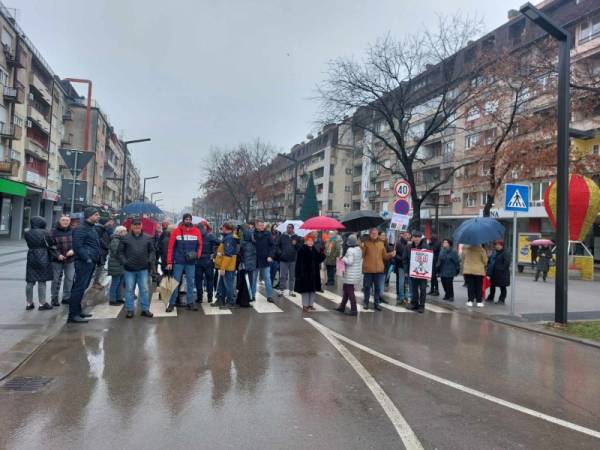Građani i učenici i ovog petka, zastali na 15 minuta
