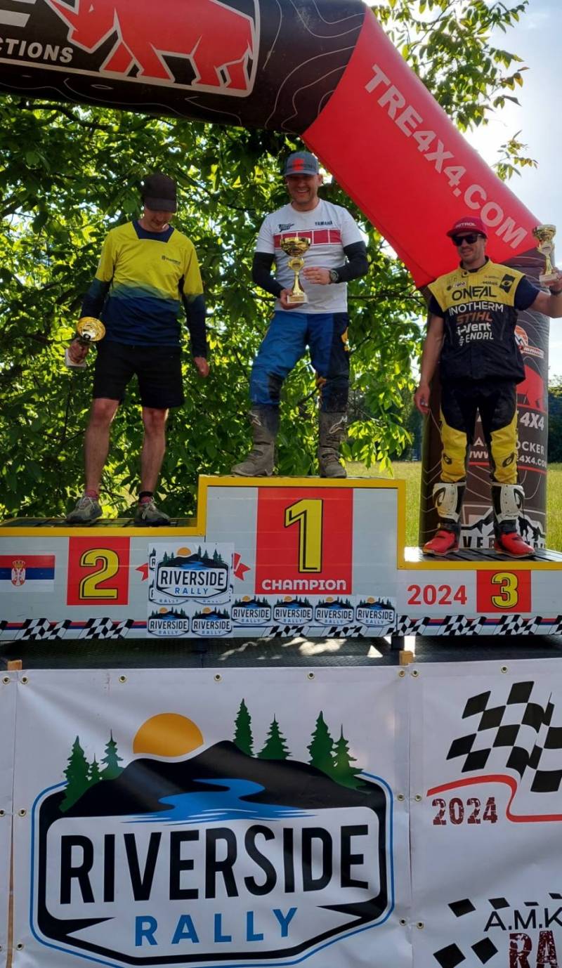 Miloš Dišković, član "Vatrenih" u CrossCountry rally šampionatu Srbije na prvoj poziciji