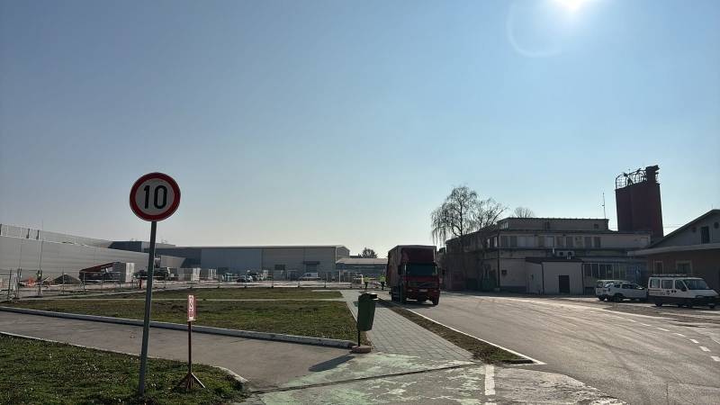 Bambi: Nije došlo do požara u Bambijevom pogonu, fotografije su iz juna 2024.