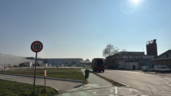 Bambi: Nije došlo do požara u Bambijevom pogonu, fotografije su iz juna 2024.