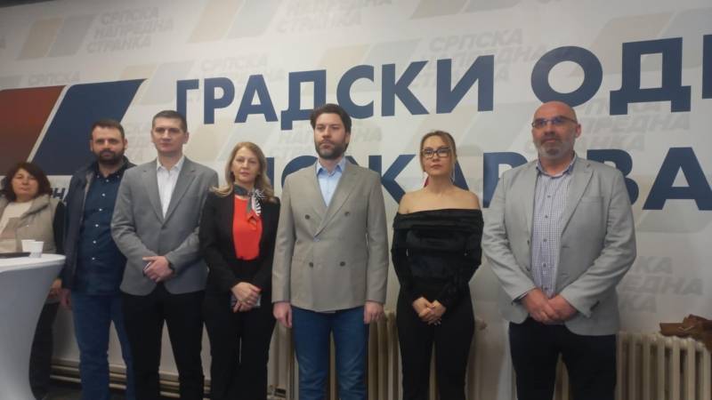 Obeležavanje Međunarodnog dana žena: Koktel u prostorijama SNS u Požarevcu