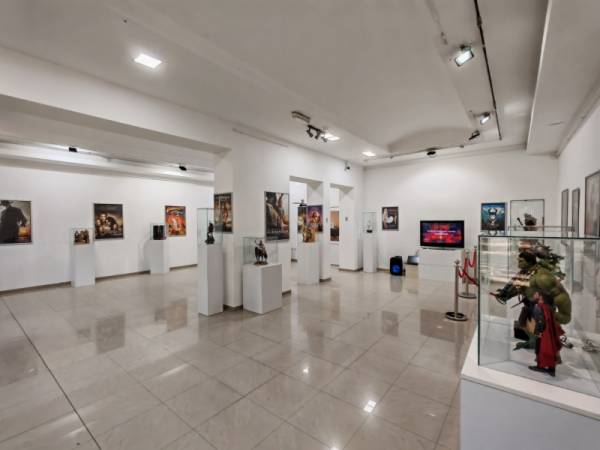 Otvorena izložba „Figure sedme umetnosti“ Dalibora Trailovića iz Požarevca