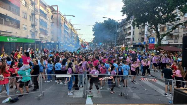 Sutra žurka za maturante u centru grada