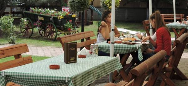 Ugostiteljske usluge u maju skuplje za 10 odsto nego pre godinu dana