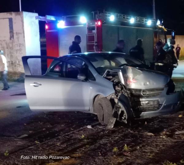 Teška saobraćajna nesreća u Požarevcu: Dve osobe povređene, jedna prebačena u Beograd