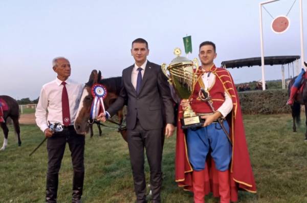 Andrija Sterdjević novi vitez 62. Ljubičevskih konjičkih igara