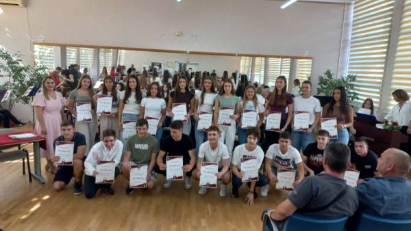 Požarevačka gimnazija obeležila 163 godine postojanja