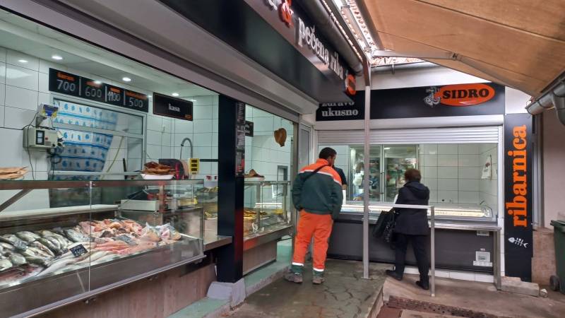 U susret Svetom Nikoli: Kakva je ponuda i cene ribe na požarevačkoj pijaci