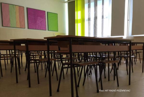 Počeo zimski raspust, učenici u klupama od 19. januara