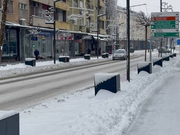 Zimska služba nastavlja rad na sprečavanju poledice
