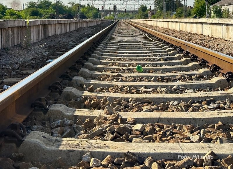 Sudar mini lokomotive i putničkog vozila na pružnom prelazu u Požarevcu